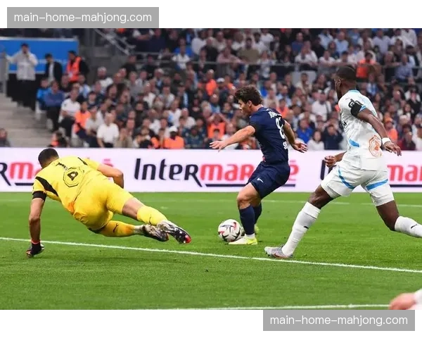 巴尔科拉吊射击中横梁，巴黎圣日耳曼错失首开纪录良机