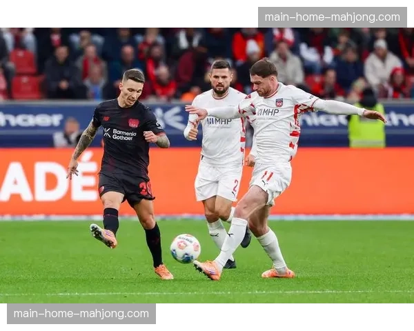 比赛结束：勒沃库森1-0小胜柏林联，继续领跑积分榜