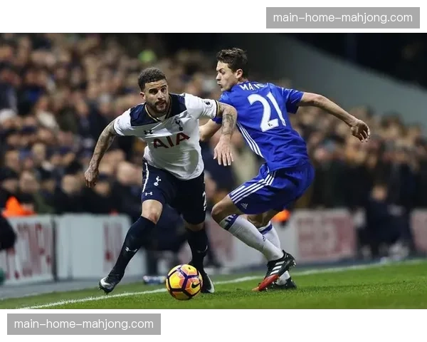 战术演进：解析“内收型边后卫”战术在2025-26赛季五大联赛的普及与变异